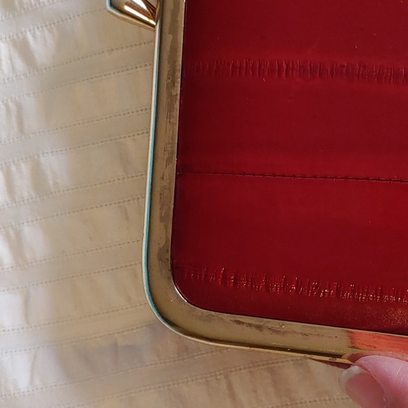 💚Vintage Red Eel Skin Cosmetic Case with Kiss Closure - Picture 12 of 13